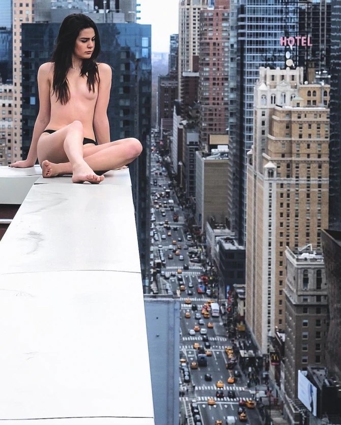 Seksual modellər ölümün bir addımlığında - FOTOSESSİYA