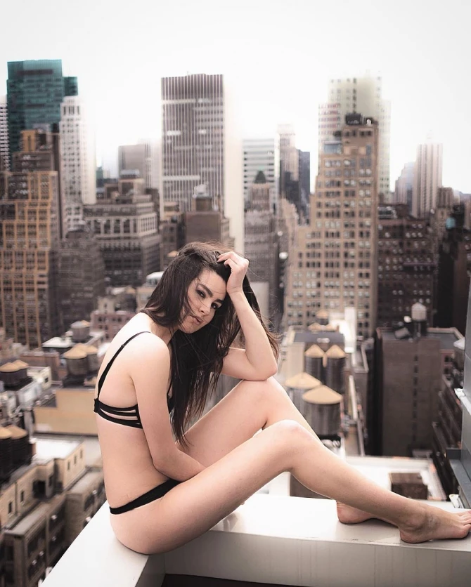 Seksual modellər ölümün bir addımlığında - FOTOSESSİYA