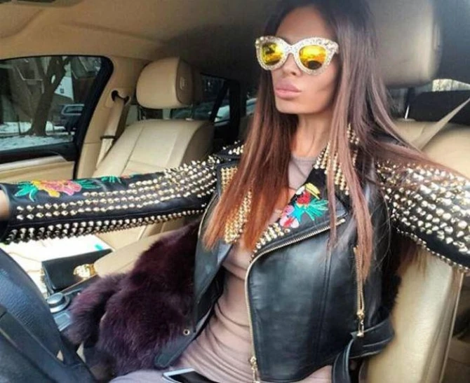 Bu qız siyasi partiya yaradır - FOTO