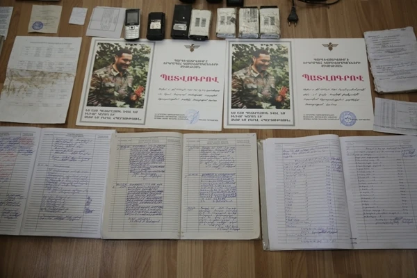 Секретные документы сбежавших с постов армянских солдат (фото)