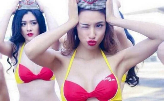 Bikinili stüardessaların çalışdığı aviaşirkət (FOTO)