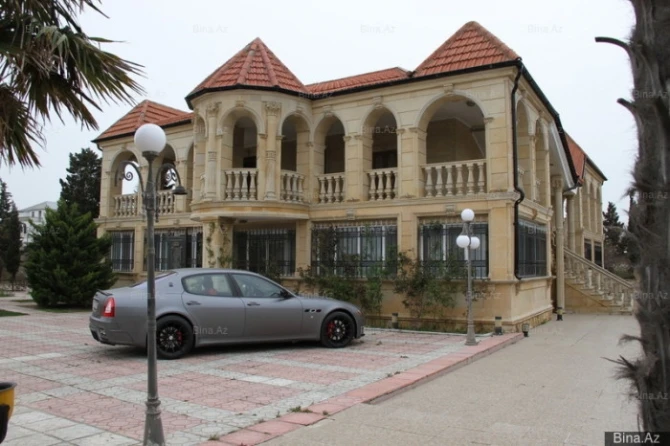 Bakıda satılan ən bahalı villalar (FOTO)