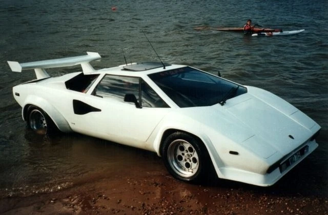 Плавающий Lamborghini выставлен на продажу (фото)