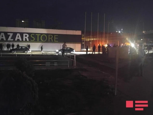 В Баку пьяный мужчина пытался покончить с собой (фото)