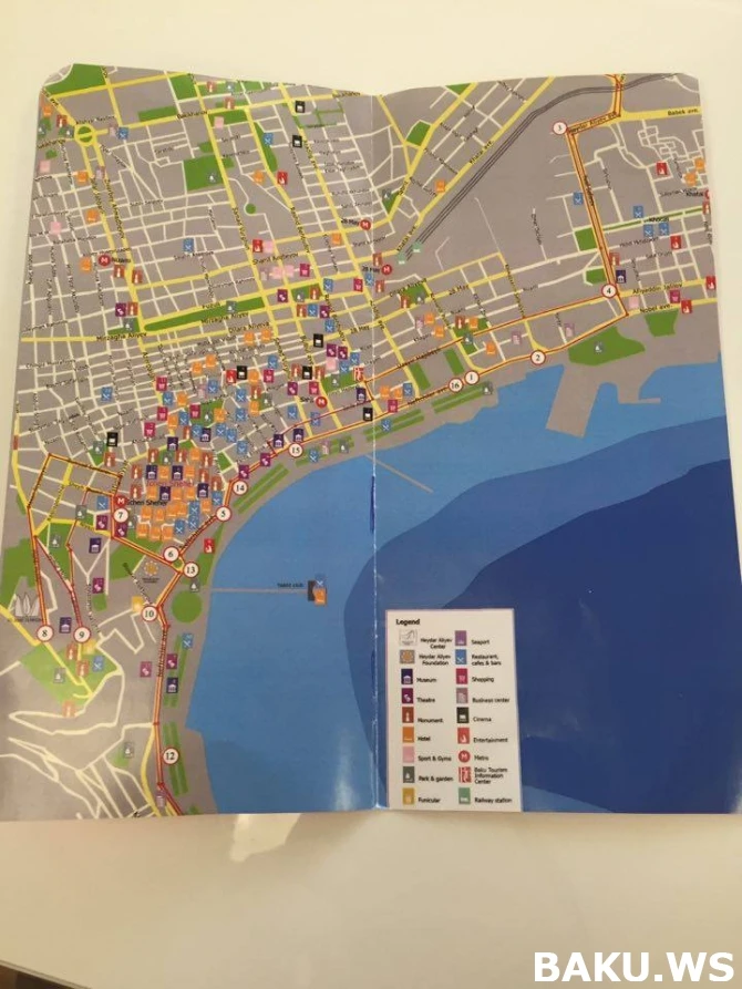 “Baku City Tour” avtobuslarında biabırçı xidmət (FOTO)