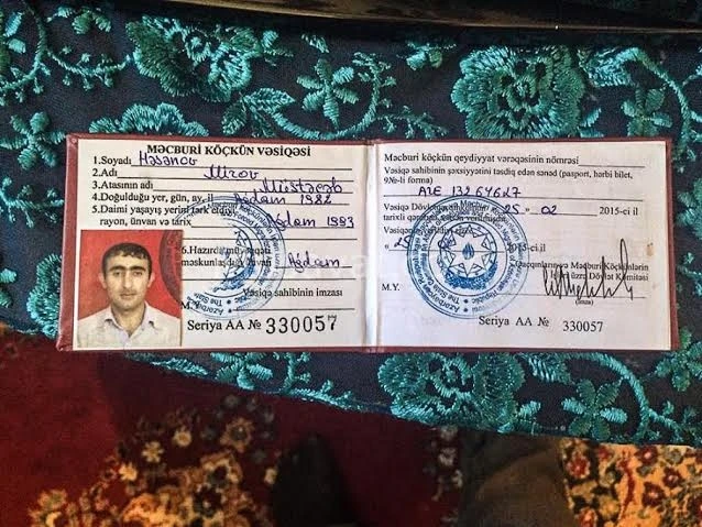 Xəzərin sahilində vaqona sığınan ailənin həyatda qalmaq mübarizəsi - FOTOREPORTAJ