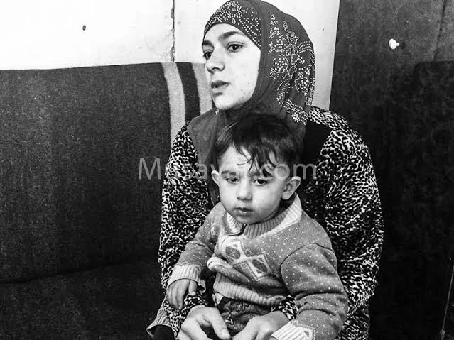 Xəzərin sahilində vaqona sığınan ailənin həyatda qalmaq mübarizəsi - FOTOREPORTAJ