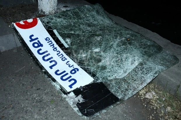 İrəvanda avtobus partladı: 2 ölü, 8 yaralı - VİDEO/FOTO