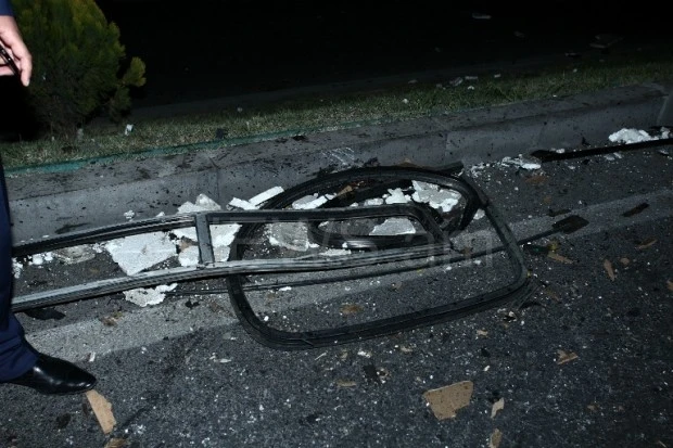 İrəvanda avtobus partladı: 2 ölü, 8 yaralı - VİDEO/FOTO