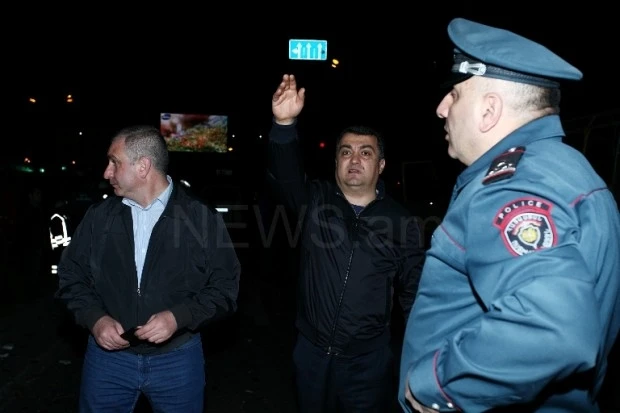 İrəvanda avtobus partladı: 2 ölü, 8 yaralı - VİDEO/FOTO