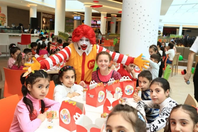 Новый ресторан McDonald’s открылся в торговом центре Gənclik Mall  (видео)