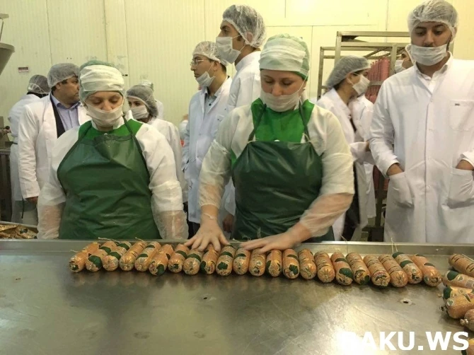 Как в Баку производят халяльные мясные изделия (фото, видео)