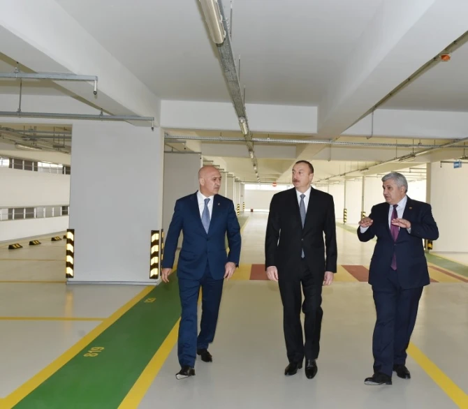 8-ci Kilometr qəsəbəsində çoxmərtəbəli avtomobil dayanacağı istifadəyə verilib (FOTO)