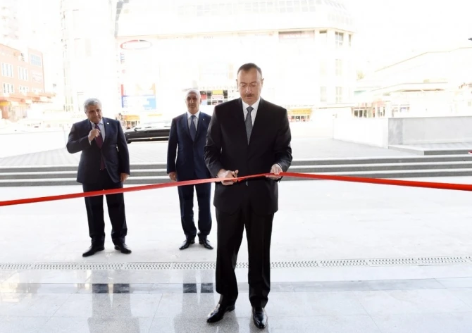 8-ci Kilometr qəsəbəsində çoxmərtəbəli avtomobil dayanacağı istifadəyə verilib (FOTO)