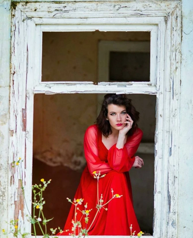 «Lady in red» в объективе азербайджанского фотографа (фотосессия)