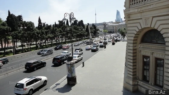 В построенном Гаджи Зейналабдином Тагиевым здании продается квартира за 2 миллиона (фото)