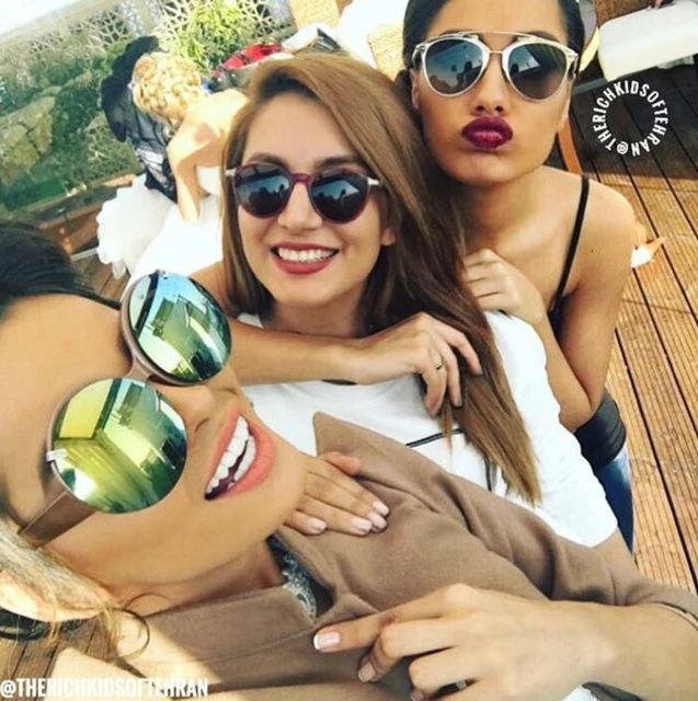 İranda Instagram-dan şəkil paylaşan modellər həbs edilib (FOTO)