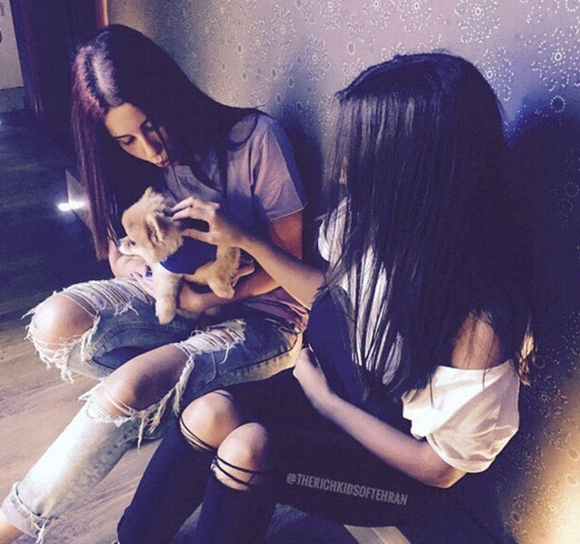 İranda Instagram-dan şəkil paylaşan modellər həbs edilib (FOTO)