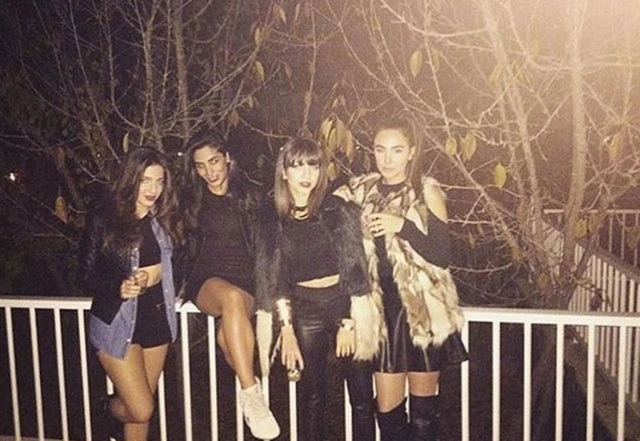 İranda Instagram-dan şəkil paylaşan modellər həbs edilib (FOTO)