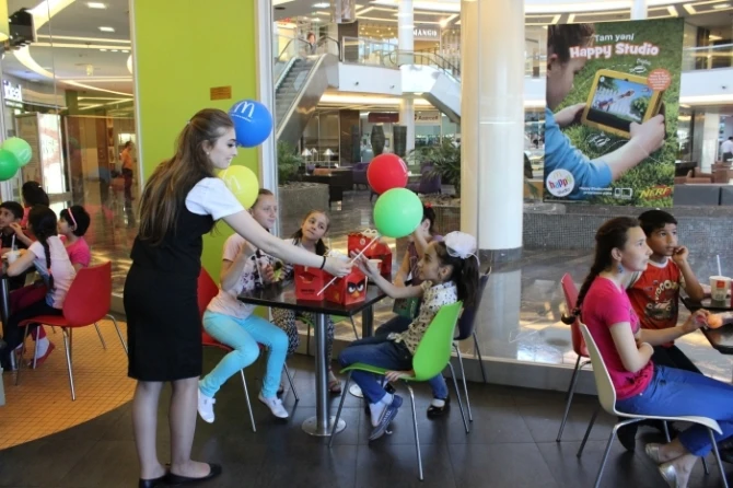 McDonald’s Азербайджан принял более 100 воспитанников детдомов (фото)