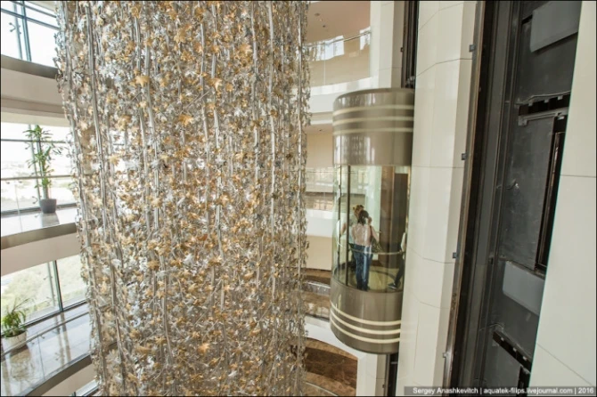 Самая большая люстра мира в Баку (фото, видео)