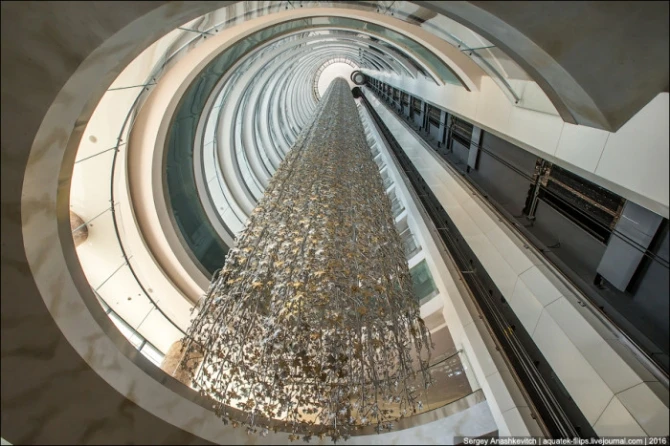 Самая большая люстра мира в Баку (фото, видео)