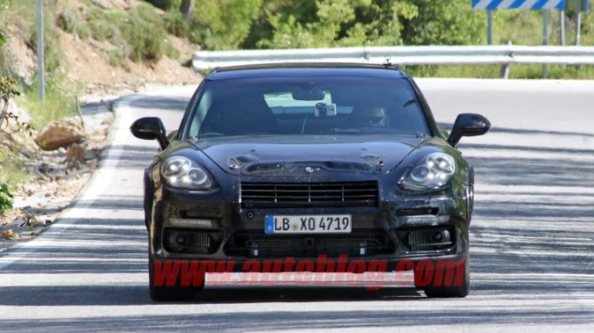 В Сети засветились снимки нового Porsche Panamera (фото)