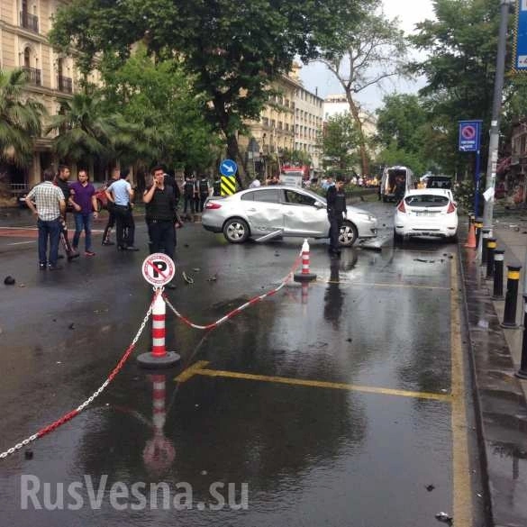В Стамбуле прогремел мощный взрыв: есть пострадавшие (фото, видео-2)