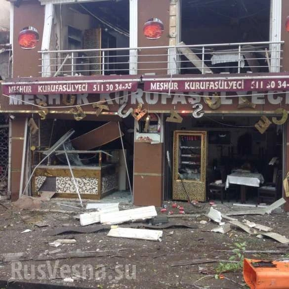 В Стамбуле прогремел мощный взрыв: есть пострадавшие (фото, видео-2)