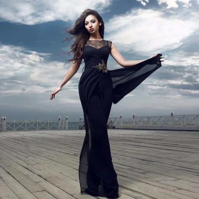 Обладательница титула «I Vice Miss Azerbaijan 2015» в элегантной фотосессии