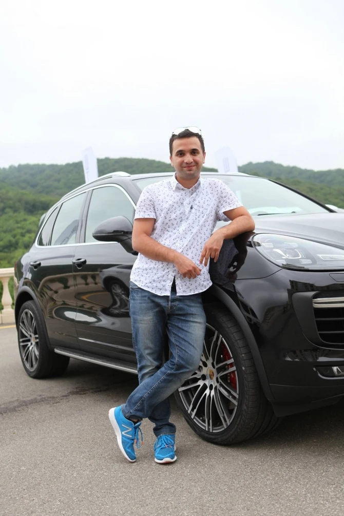 Журналисты протестировали Porsche Cayenne Turbo S и Macan S