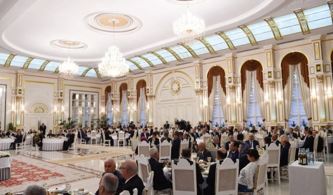 Ильхам Алиев на церемонии ифтара (фото)