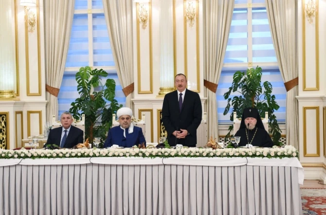 Ильхам Алиев на церемонии ифтара (фото)