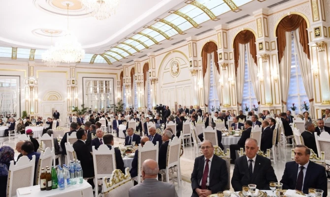 Ильхам Алиев на церемонии ифтара (фото)