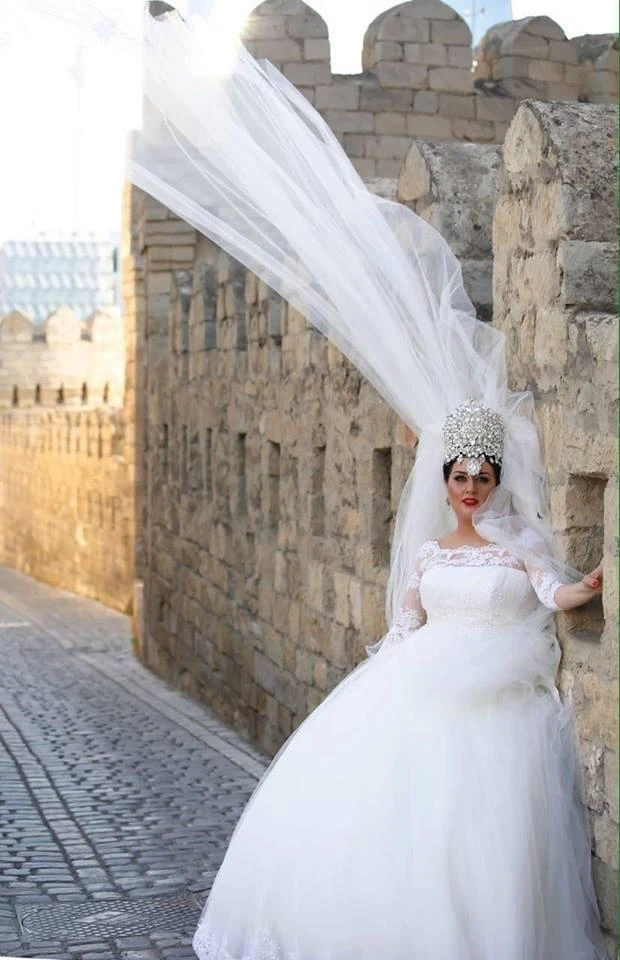 Elza Seyidcahan ağ gəlinlikdə (FOTO)
