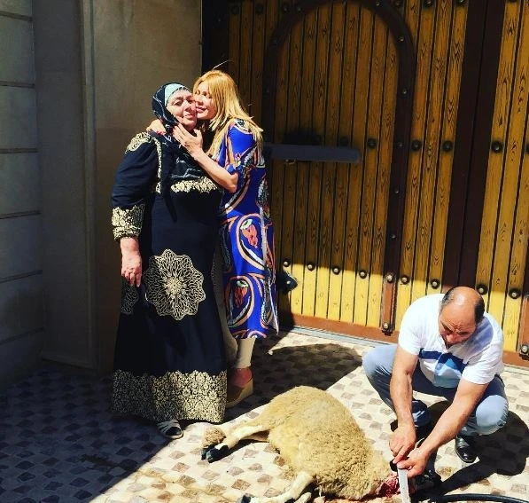 Xoşqədəmin əkizləri üçün qurban kəsildi (FOTO)
