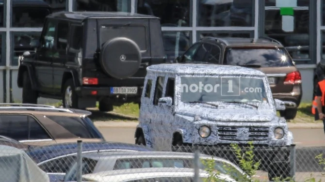 “Мерседес” вывел на тесты новый G-Class (фото)