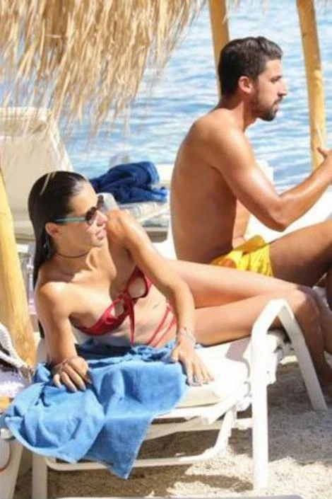 Adriananın geyindiyi bikini rekord sayda satıldı (FOTO)