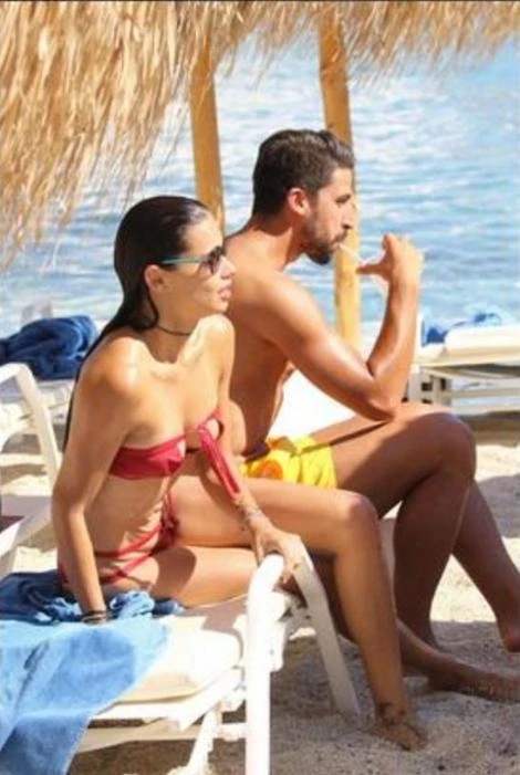Adriananın geyindiyi bikini rekord sayda satıldı (FOTO)