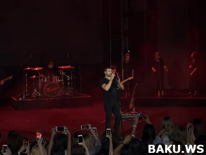 EMIN признался в любви на концерте в Зеленом театре (видео)