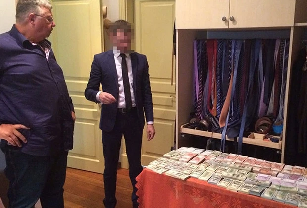 В доме главы российской таможни нашли 58 миллионов (фото)