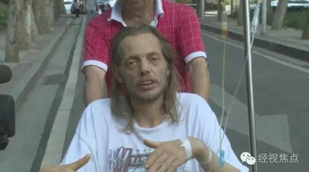 Мужчина 10 дней прождал в аэропорту девушку с сайта онлайн-знакомств (фото)