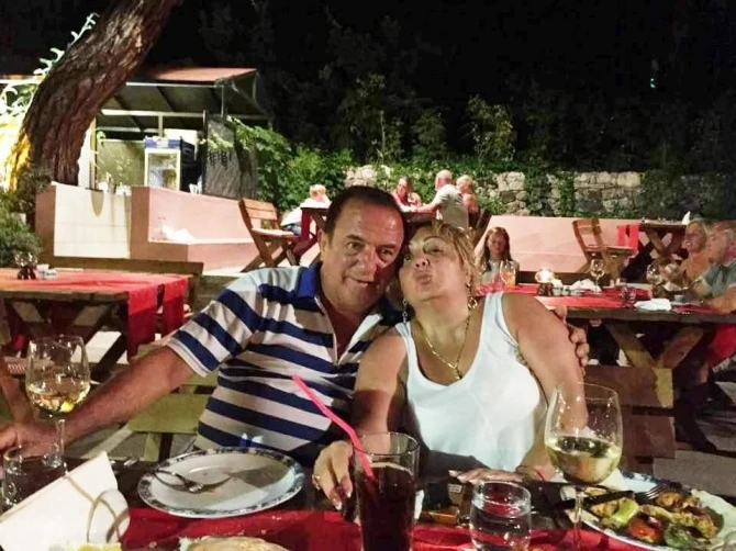 Xalq artisti ailəsi ilə istirahətdə (FOTO)