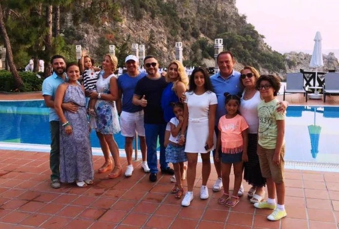 Xalq artisti ailəsi ilə istirahətdə (FOTO)