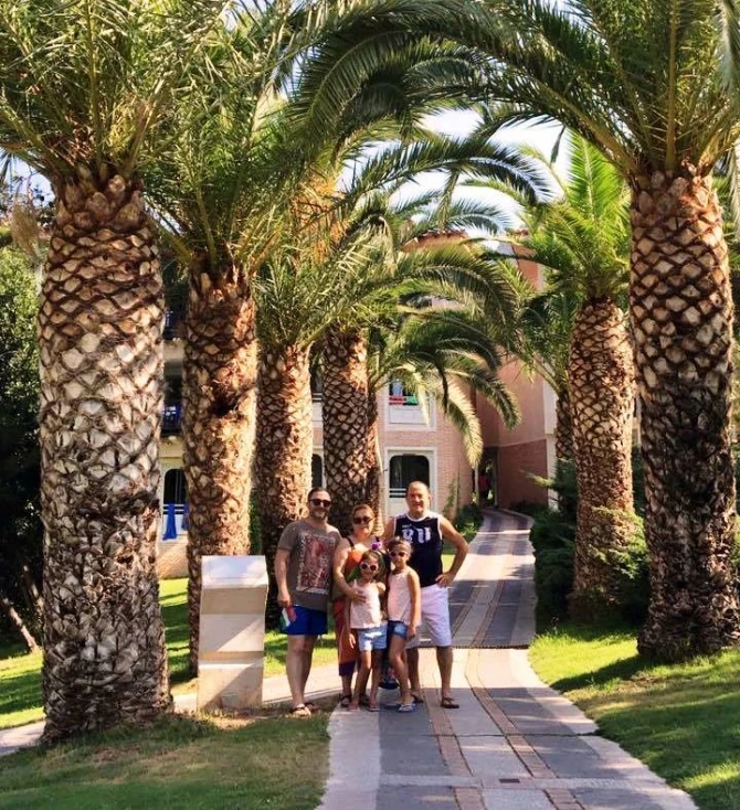 Xalq artisti ailəsi ilə istirahətdə (FOTO)