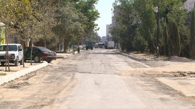 Одна из улиц в Баку закрыта на ремонт (видео)