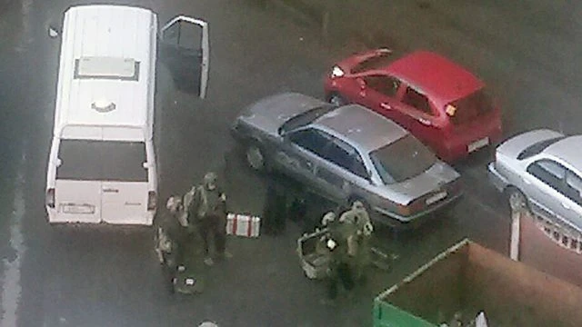 Взрывы в Петербурге: Спецоперация по задержанию террористов (видео)