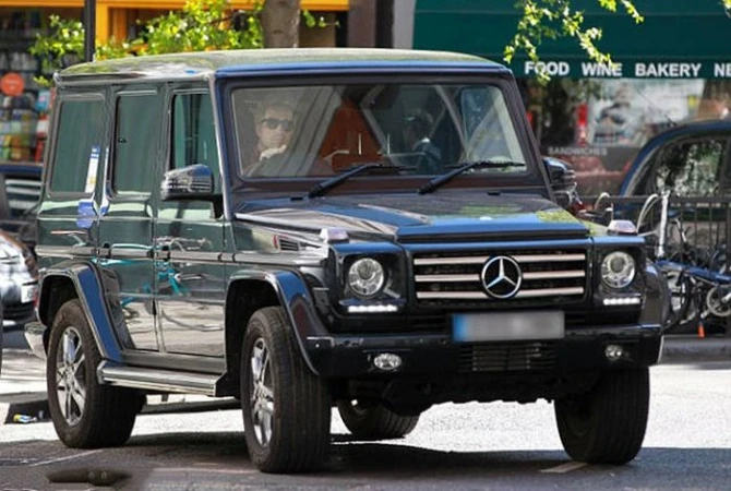 Мужчина пожертвовал своим авто Mercedes-Benz G-Class, чтобы спасти кота (фото)