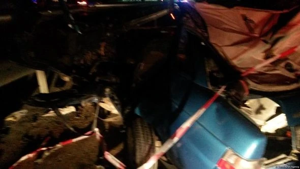 Автомобиль развалился на части в страшном ДТП недалеко от Сумгаита: 4 погибших (фото)