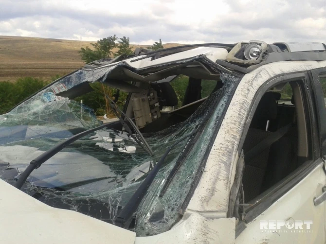 В Азербайджане семья попала в страшное ДТП: есть жертвы (фото)